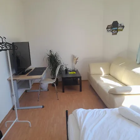 Homestay Private Bedroom With Free Parking *
